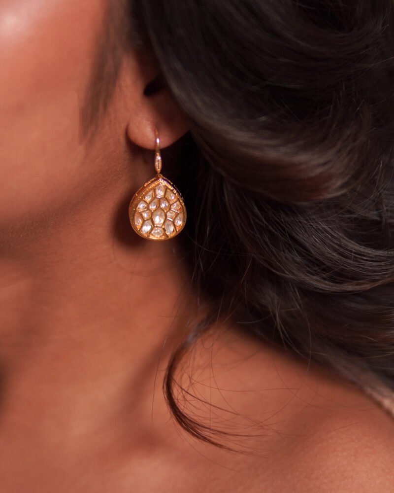 Alternative view of Oval Moissanite diamond