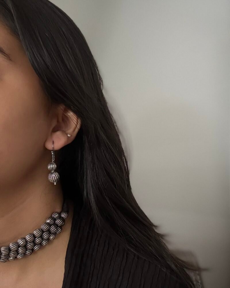 Alternative view of Silver Pebble Choker
