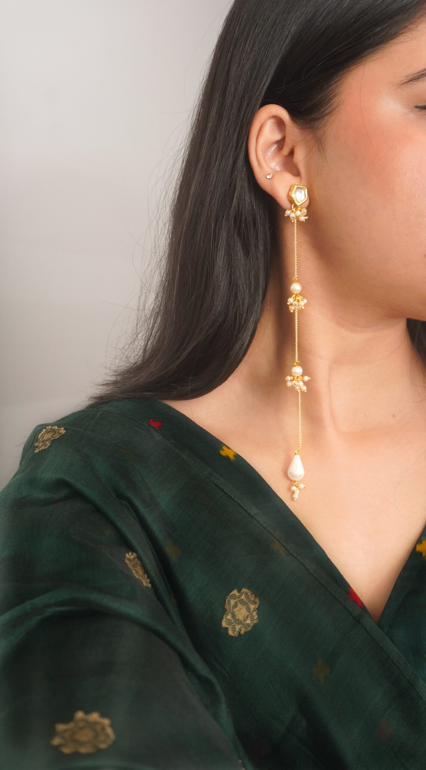 Aabha Kundan Chain Earrings - Image 2