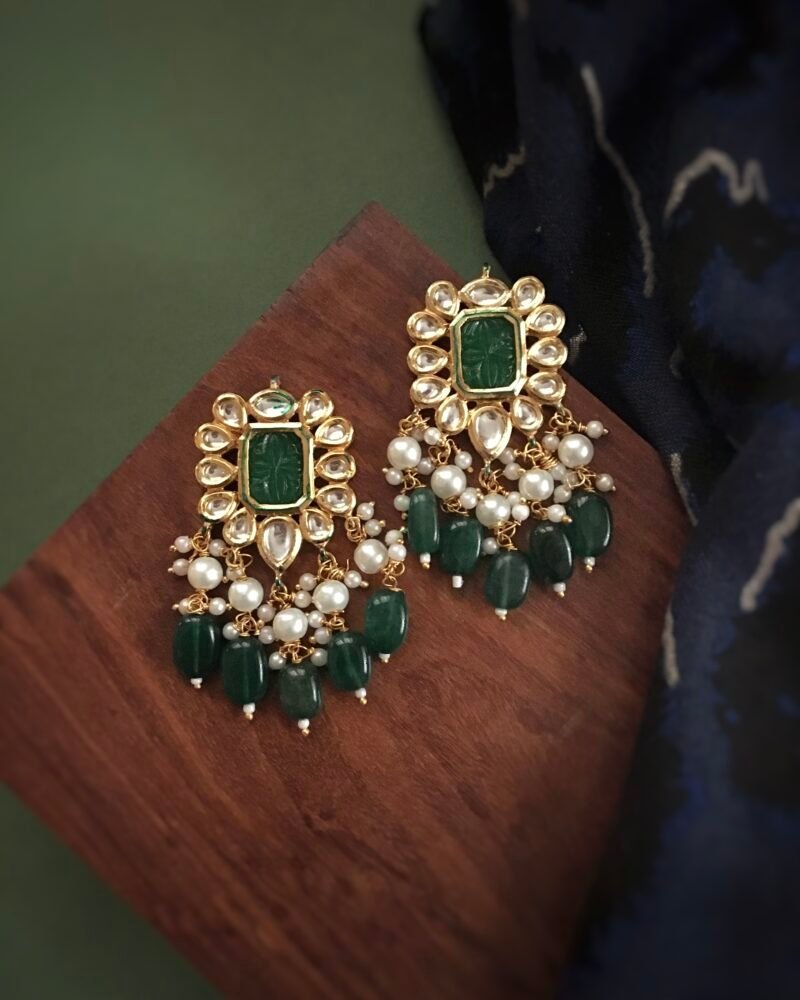 Aven Kundan Studs